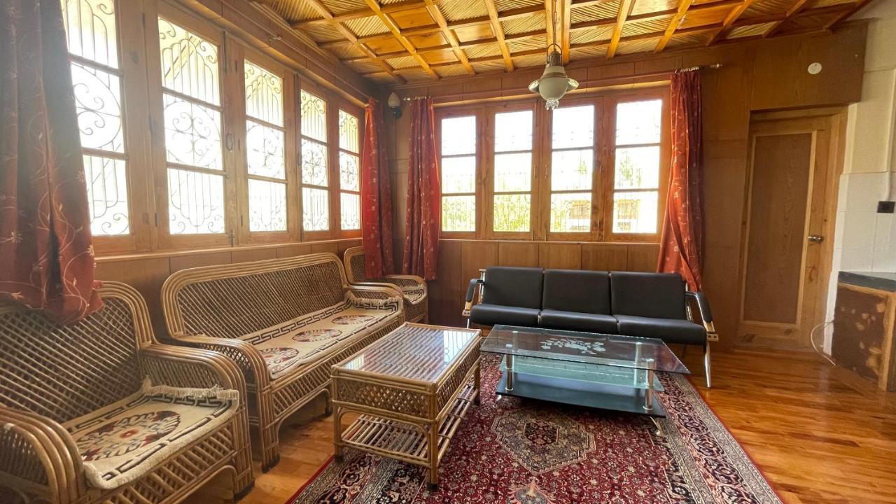 The Willow House ليه المظهر الخارجي الصورة
